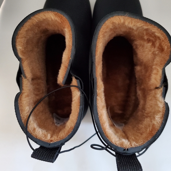 Chooka Women's Waterproof Plush Chelsea Bootie, Black, 8 - Picture 7 of 10